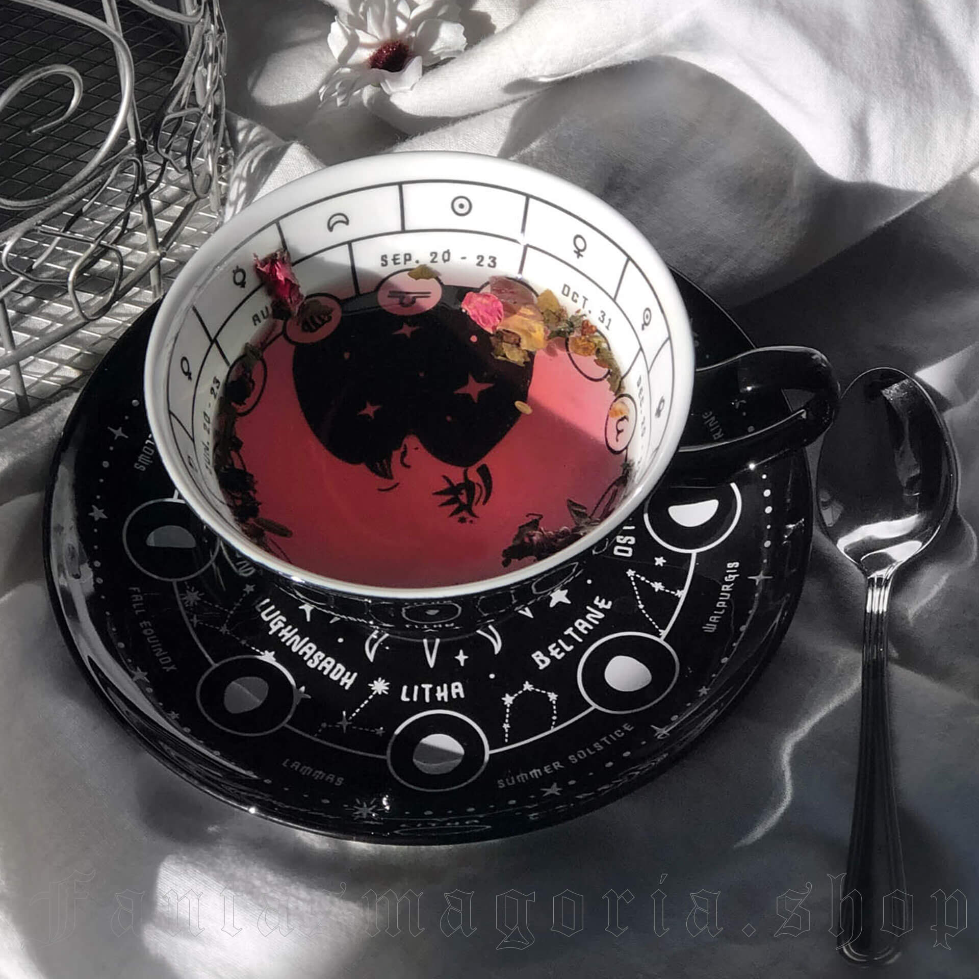 https://fantasmagoria.shop/64305/cosmic-tea-cup-saucer.jpg