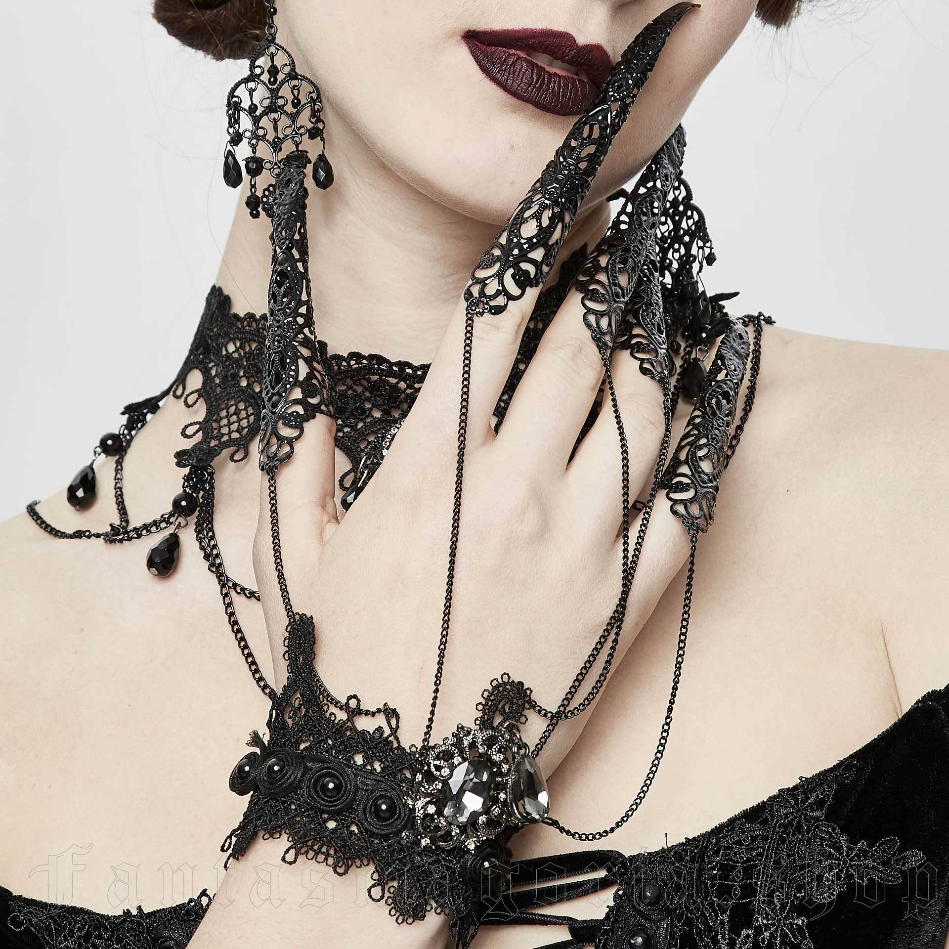 Onyx and Blood Aurora Crystal Gothic Bracelet With Black Skulls – Antika  Nueva