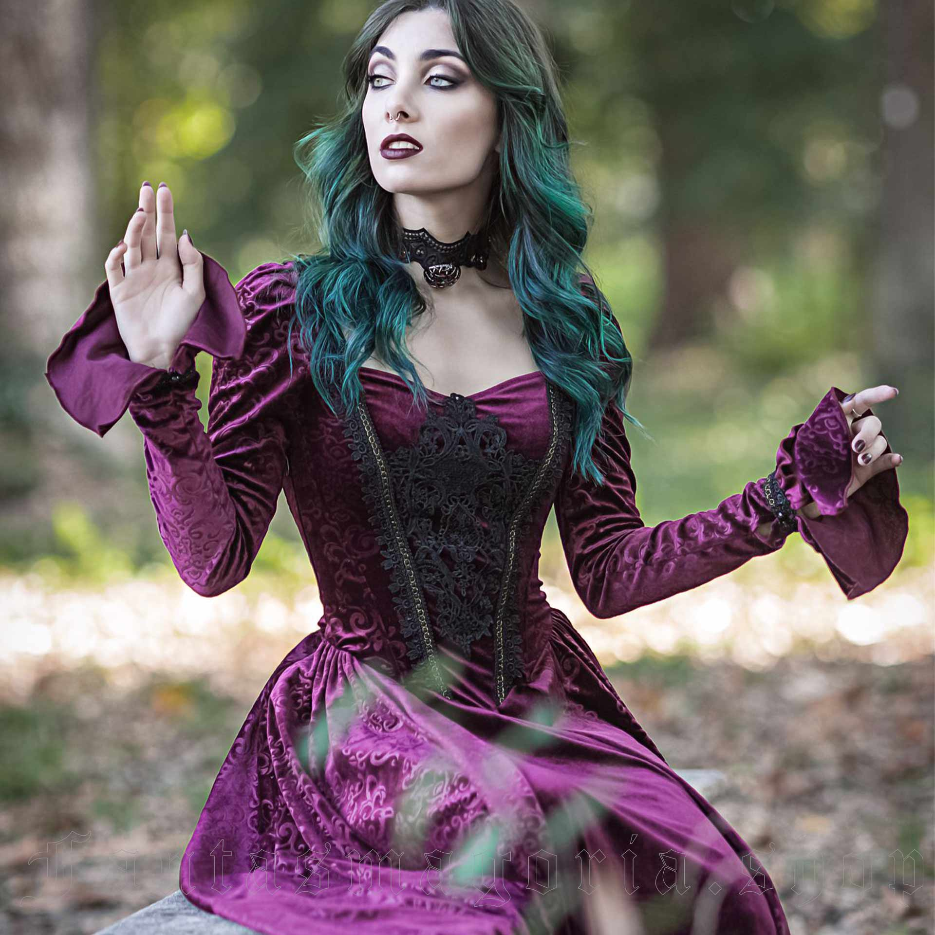Vampire Queen Dress WQ-360/RD by PUNK RAVE brand