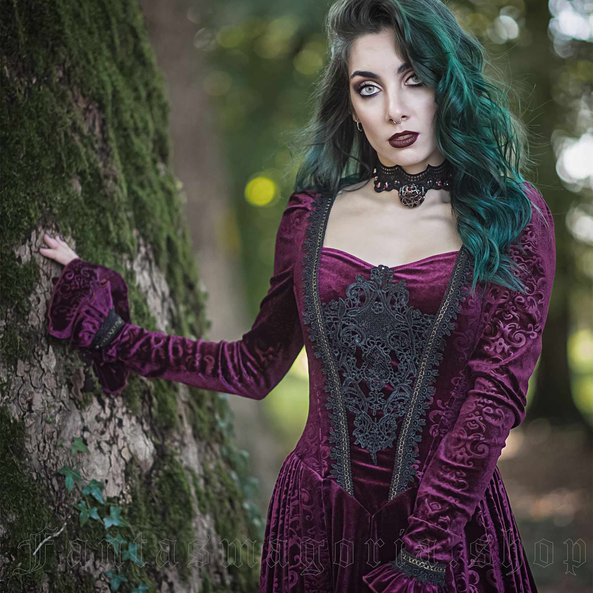 Vampire Queen Dress WQ-360/RD by PUNK RAVE brand